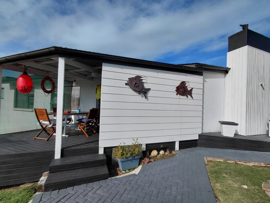 2 Bedroom Property for Sale in Wavecrest Eastern Cape